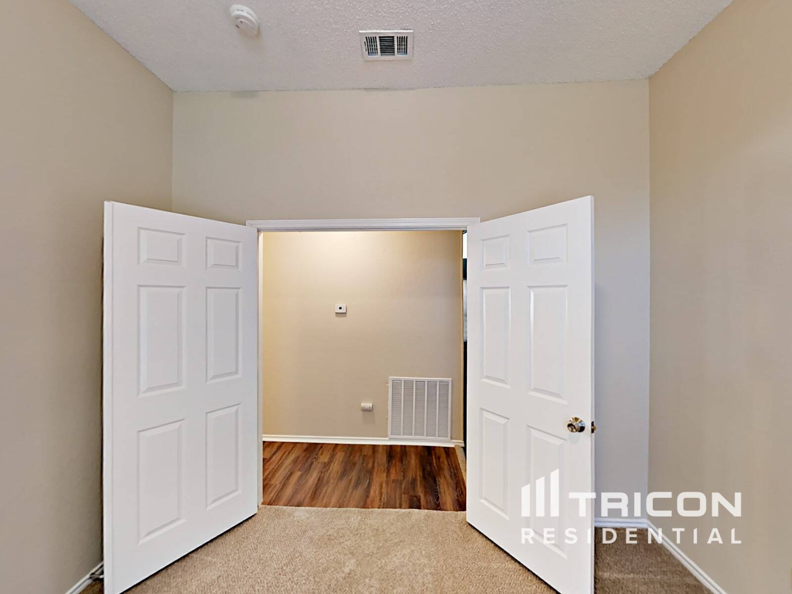 Building Photo - 2804 Beau Dr
