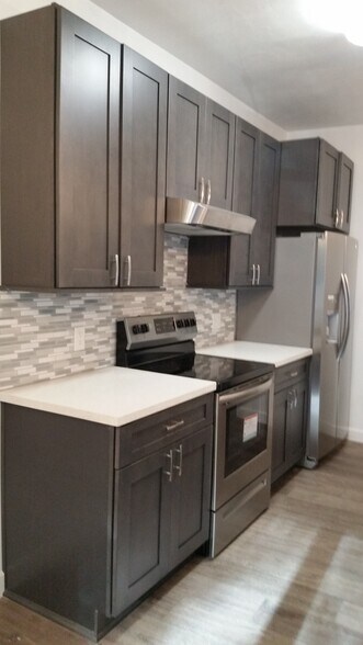 Building Photo - 304 NW 15th Ter