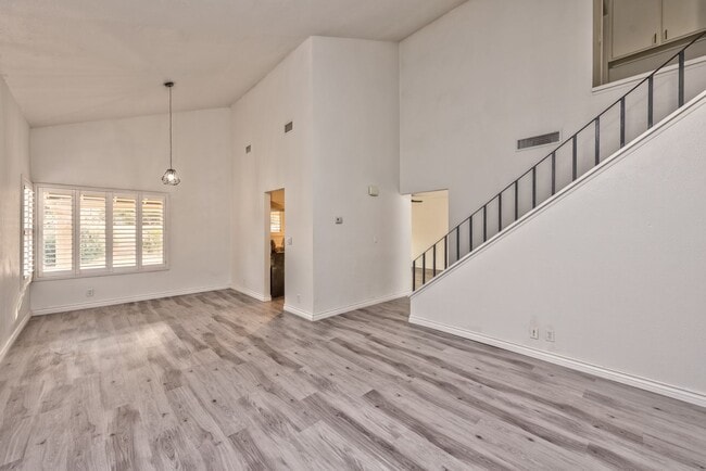 Building Photo - 7767 Parnell Ave