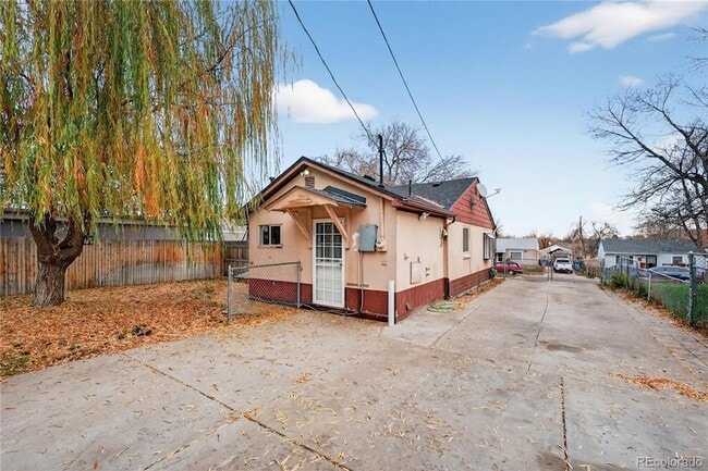 Building Photo - 225 S Yates St