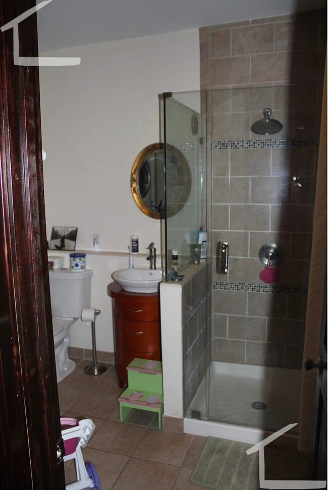 Building Photo - Large 3.5 bed in Coolidge corner