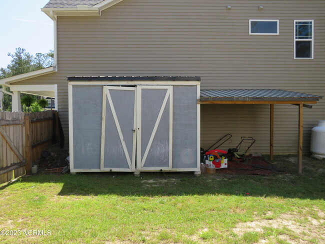 Building Photo - 425 Palisades Dr
