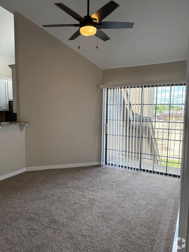 Building Photo - Stylish 1-Bed Retreat with Vaulted Ceiling...