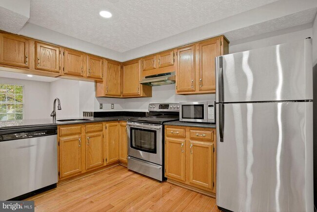 Building Photo - 1539 Woodcrest Dr