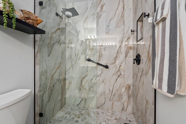 Building Photo - 2186 SE Wild Meadow Cir