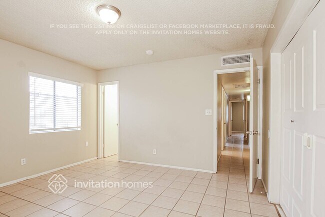 Building Photo - 5942 W Whitton Ave