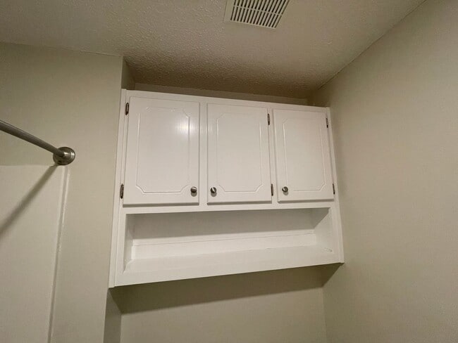 Building Photo - Briarwood West Sudvision - Stainless Steel...