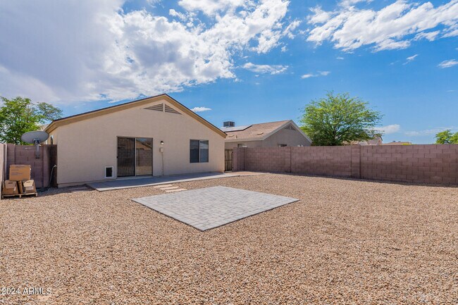 Building Photo - 6824 E Haven Ave