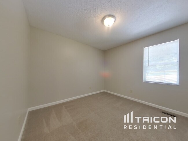 Building Photo - 327 Remington Ln