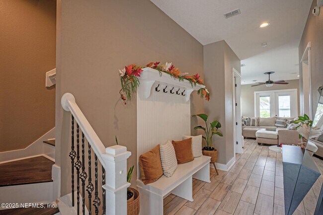 Building Photo - 3693 Lightview Ln