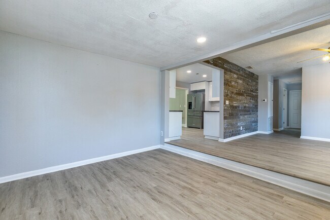 Building Photo - 4717 W Leila Ave