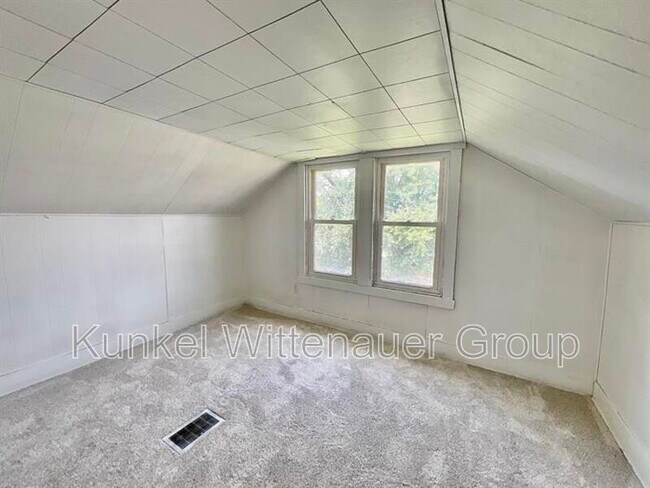 Building Photo - 515 N Jackson St