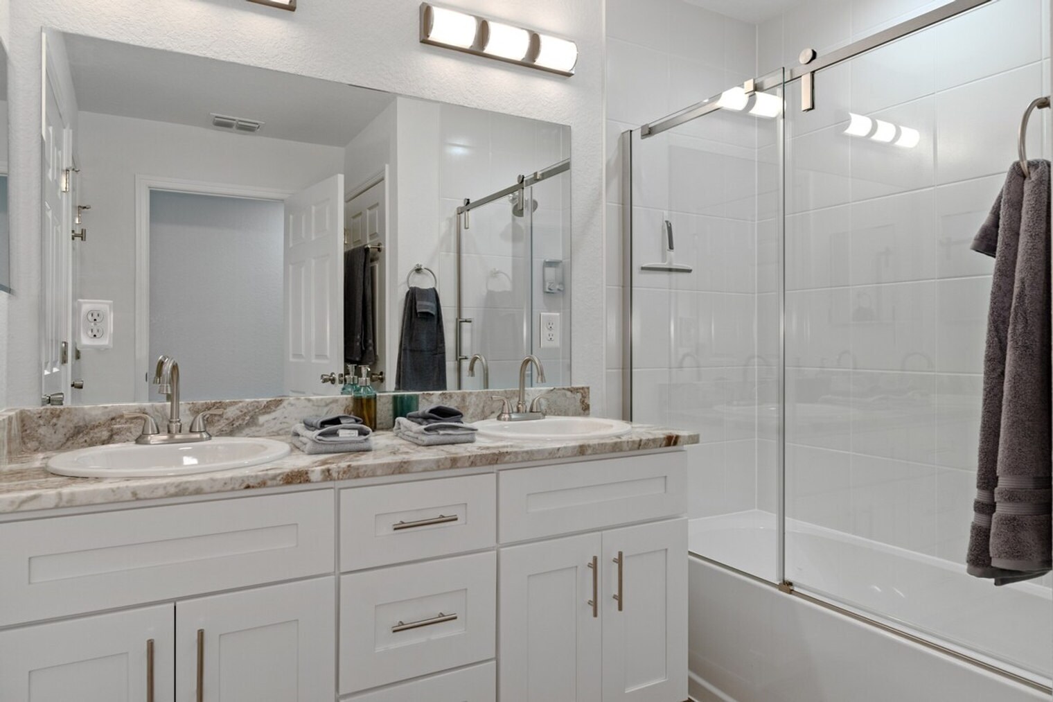 Building Photo - 4800 S Polderland Way