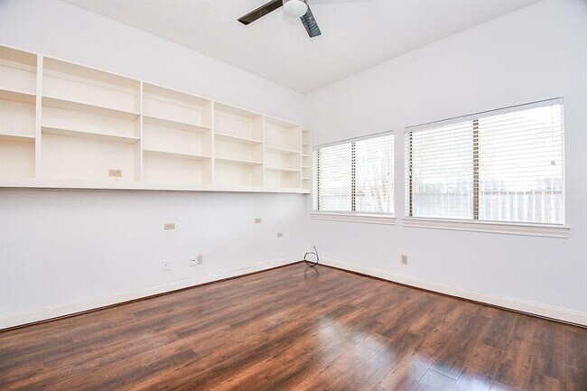 Building Photo - 13007 Waldemere Dr