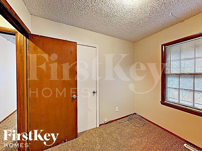 Building Photo - 11807 Fuller Ave