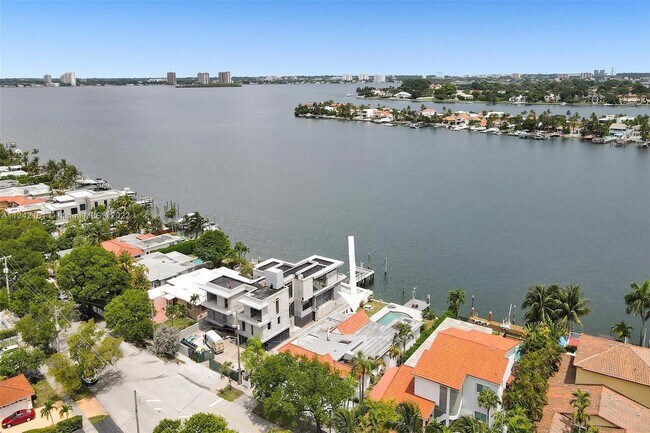 Building Photo - 1411 N Biscayne Point Rd