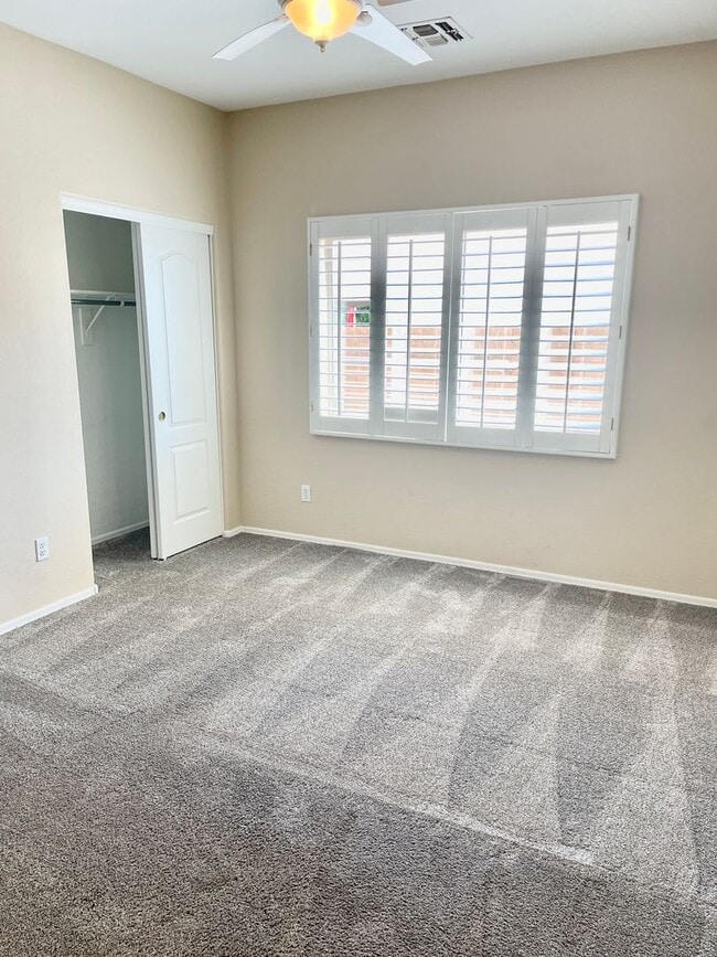 Building Photo - 3-6 Month Rental, Amazing Water Front Property With Private Pool!