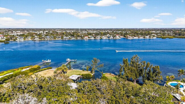 Building Photo - 153 Vista Hermosa Cir