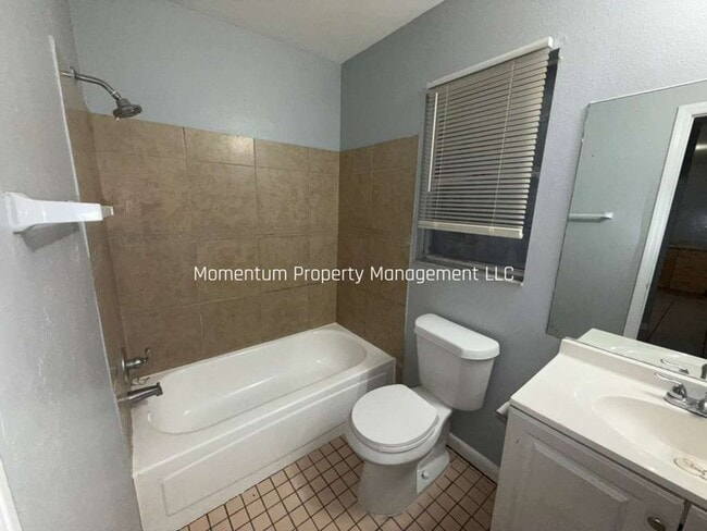 Building Photo - 5/2 Home Available NOW!!!