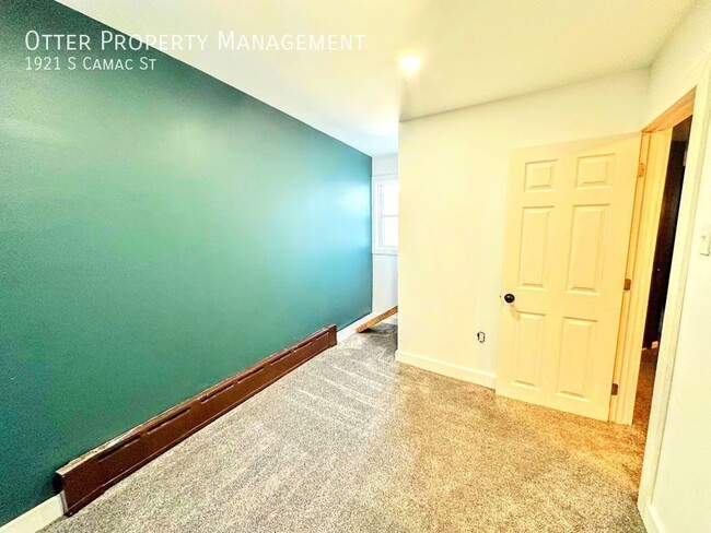 Building Photo - Lovely & Spacious 4BR/2BA South Philly Hom...