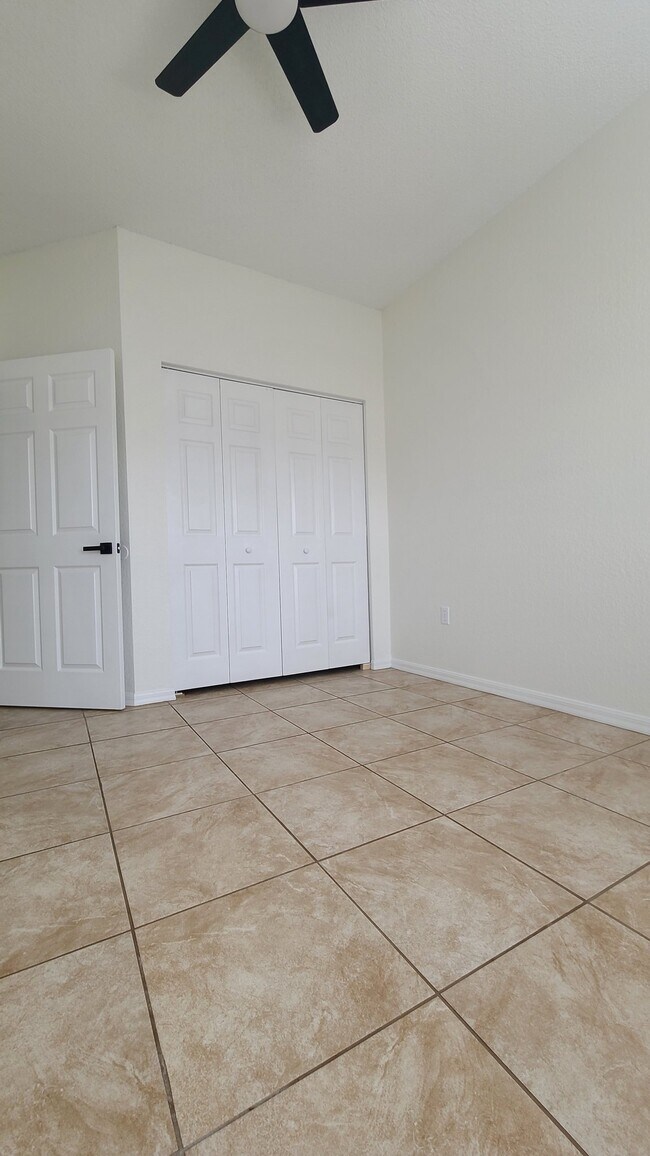 Building Photo - 10490 Chalmer St
