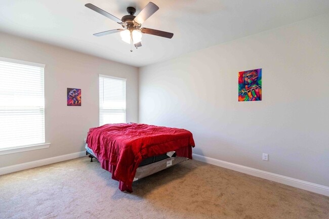Building Photo - Beautiful 3 bed/2 bath home in Legacy Pointe