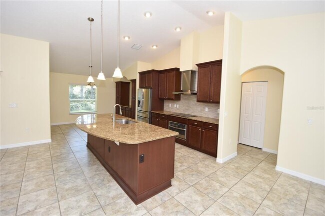 Building Photo - 56 Pin Oak Dr