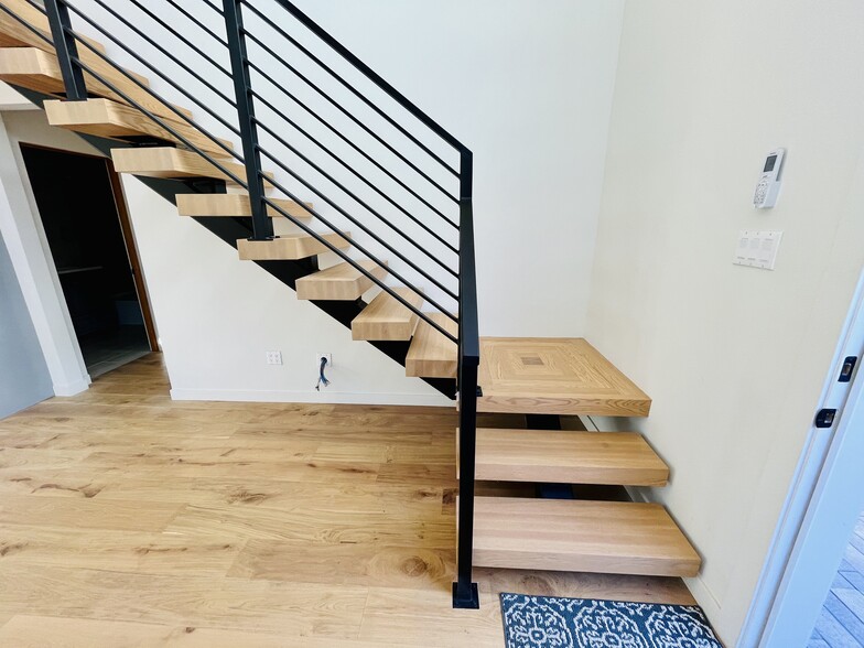 Building Photo - 31 Hermosa Ave