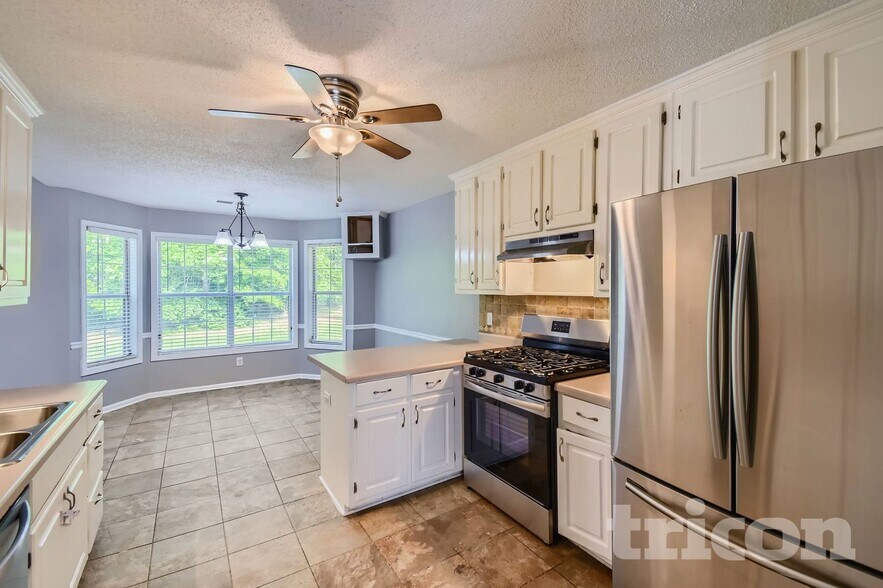 Building Photo - 2056 Staghorn Dr