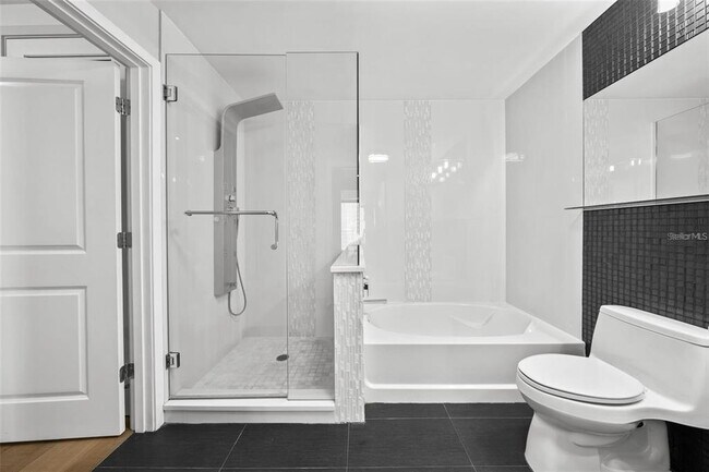 Building Photo - 777 N Ashley Dr