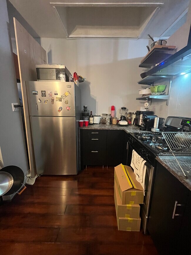 Building Photo - 207 Main St