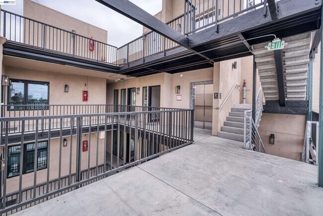 Building Photo - 4202 Telegraph Ave