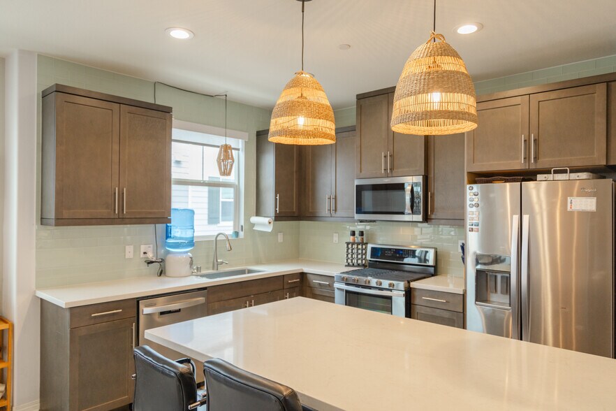 Building Photo - 505 Lark Way