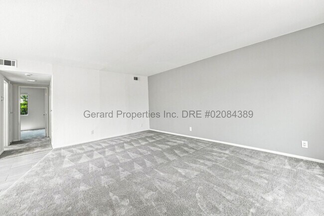 Building Photo - 16762 Viewpoint Ln