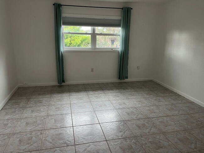 Building Photo - 1510 Ocean Shore Blvd