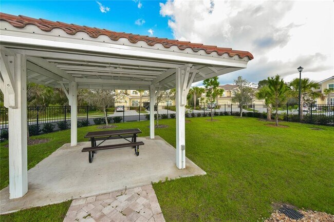 Building Photo - 3215 Oriole Dr