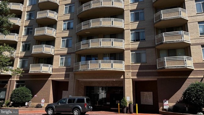 Building Photo - 4801 Fairmont Ave