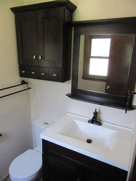 Master Bath - 8714 E Wassall St