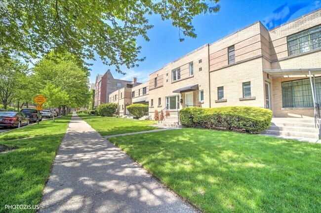 Building Photo - 803 Brummel St