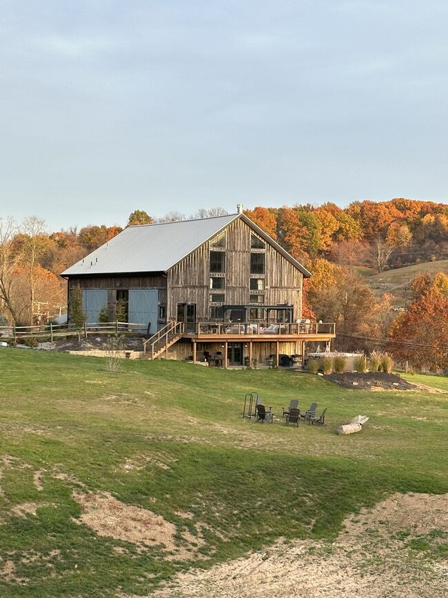 Building Photo - Barndominium on 14 Acres