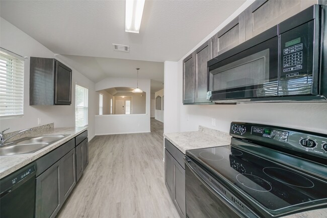 Building Photo - 311 Pronghorn Dr