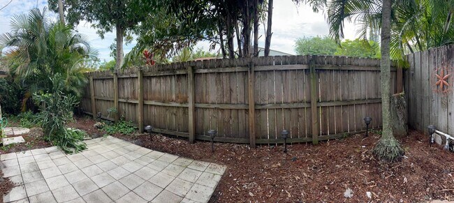 Building Photo - 1240 NW 6th Ave