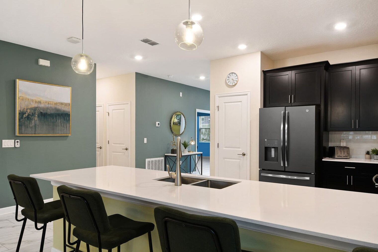 Building Photo - 2873 Bookmark Dr