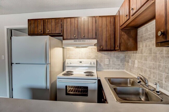 Building Photo - Let Us Be The Reason You Lease Your Home