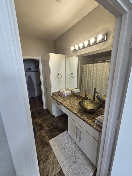 Building Photo - 3302 N 7th St