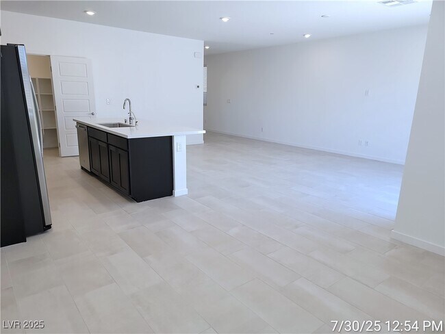 Building Photo - 2612 Tranquil Dawn St