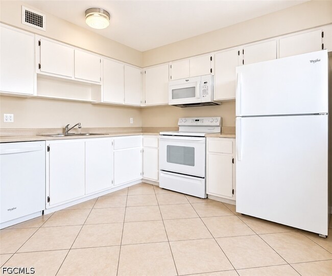 Building Photo - 4765 Orange Grove Blvd