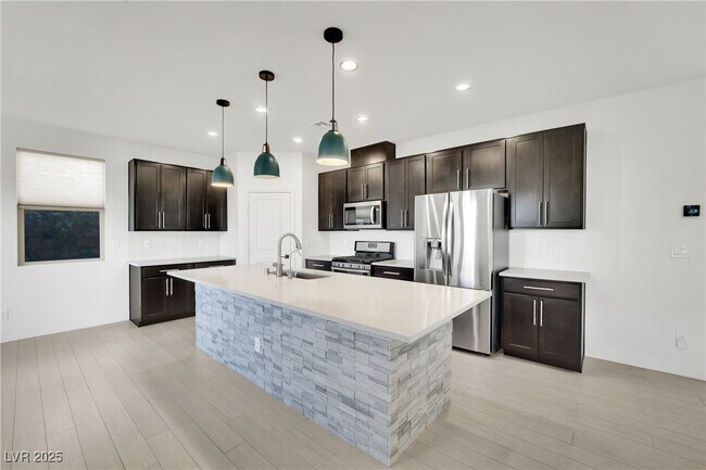 Building Photo - 945 Glenhaven Pl