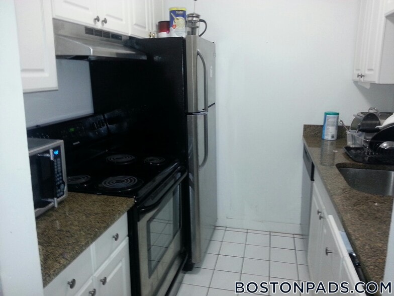 Building Photo - 776 Columbus Ave