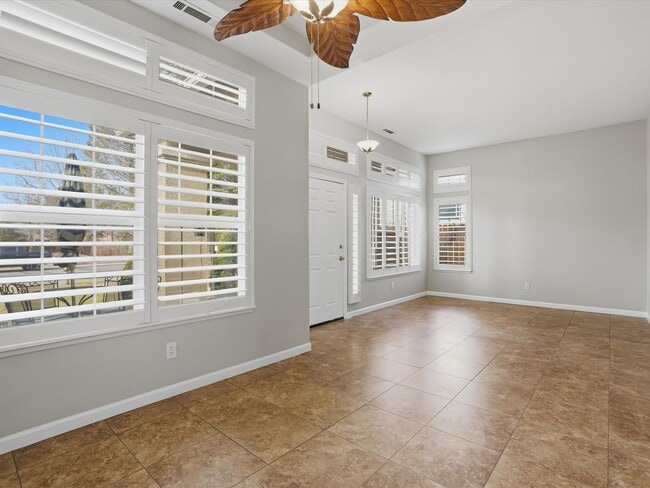 Building Photo - Spanish Springs Dream